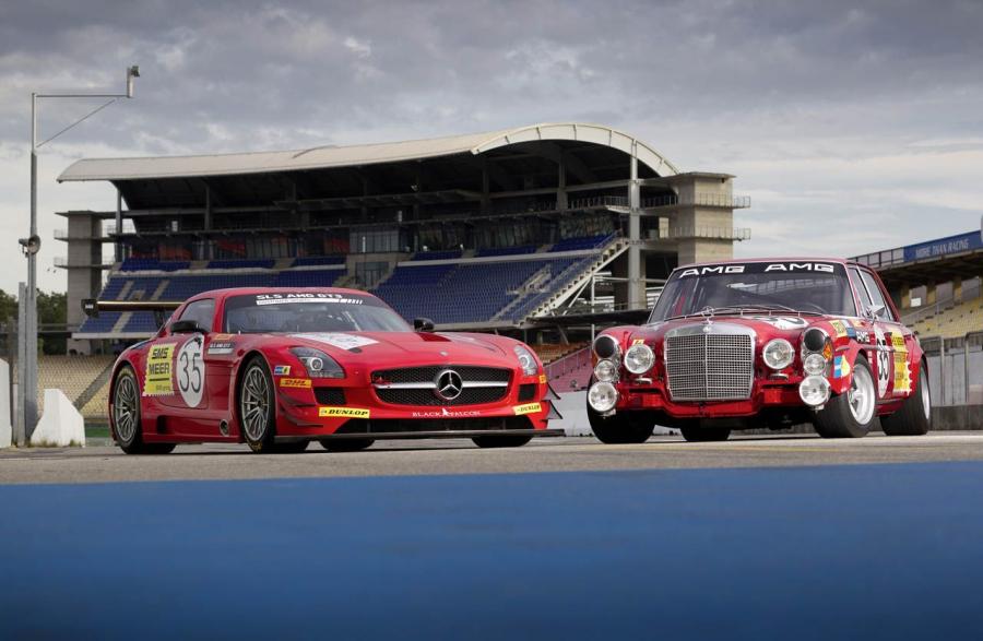  Mercedes-Benz SLS AMG GT3 2011 года  (фото 32 из 38)